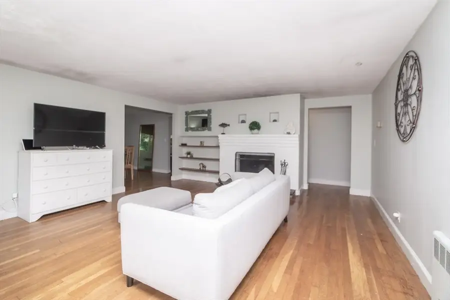 21 Salem St, Swampscott, MA 01907 - #3