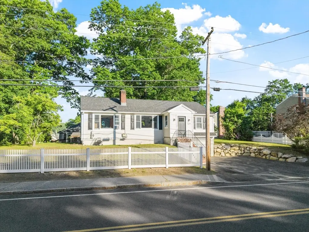 195 Lakeview Ave, Tyngsborough, MA 01879 - #1