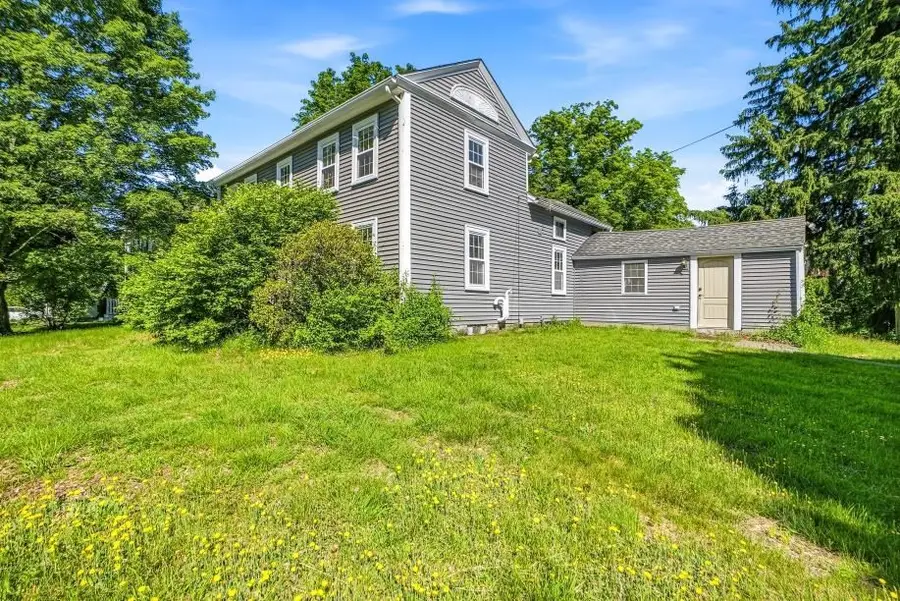 5 Pleasant St, Upton, MA 01568 - #3