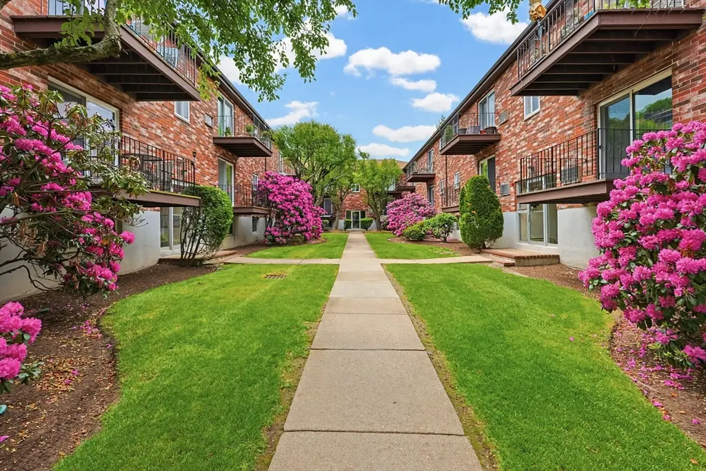 21 Westgate Rd #4, Chestnut Hill, MA 02467 - #1
