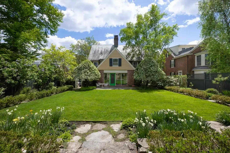 19 Gray Gardens East, Cambridge, MA 02138 - #2