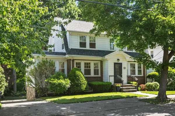 32 Pilgrim Road, Marblehead, MA 01945