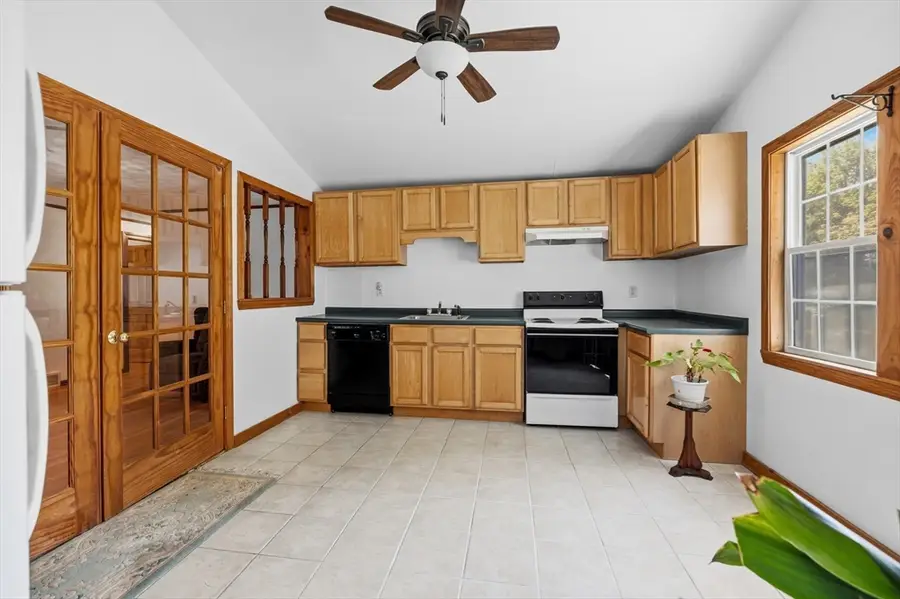 1638 Braley Rd, New Bedford, MA 02745 - #3