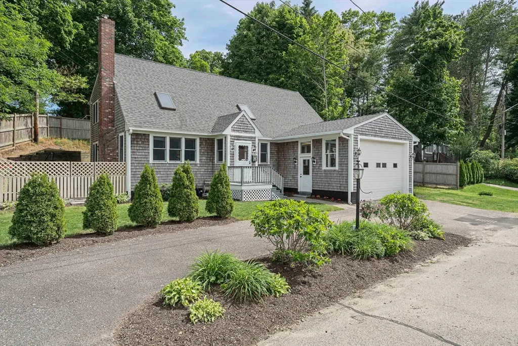 5 Margerie St, Plymouth, MA 02360 - #1