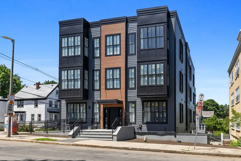 4471 Washington St #8, Boston, MA 02131 - #1