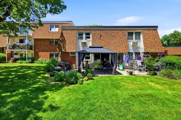 80 Damon Rd #8111, Northampton, MA 01060