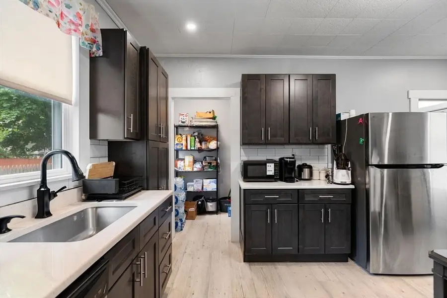 33 Warren St, Peabody, MA 01960 - #3