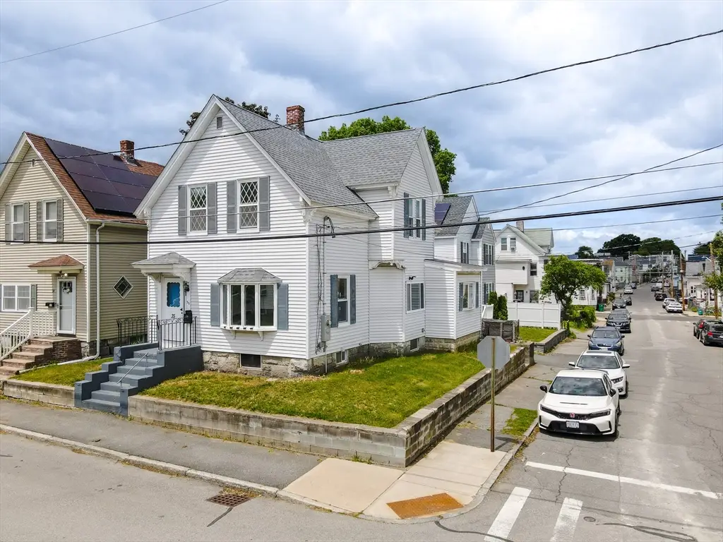 35 C St, Lowell, MA 01851 - #1