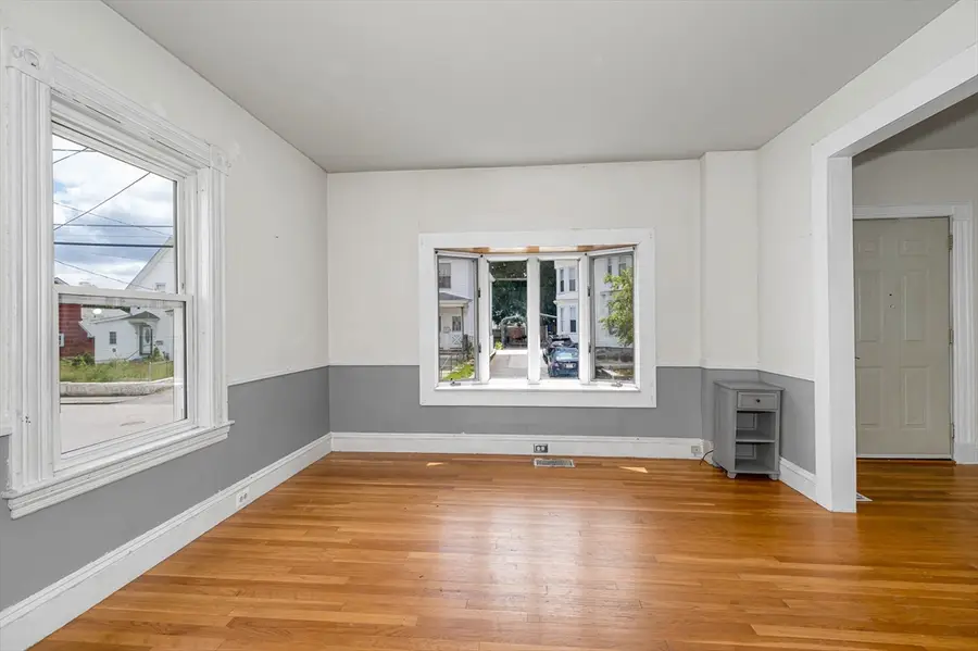 35 C St, Lowell, MA 01851 - #3
