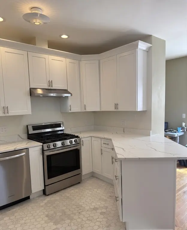 118 Trowbridge St #6, Cambridge, MA 02138 - #3