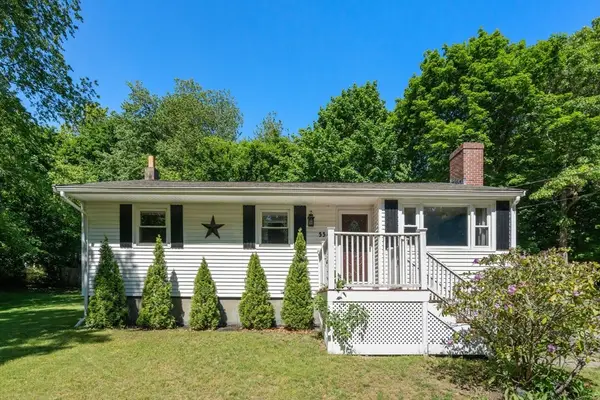556 Monponsett St, Hanson, MA 02341