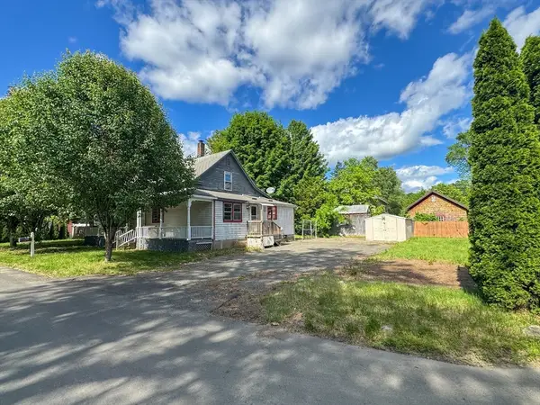 32 Margerie St, Westfield, MA 01085