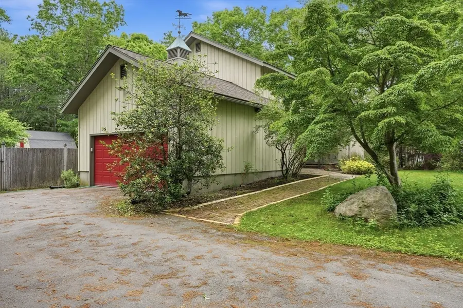 27 Bennett Rd, Rochester, MA 02770 - #2