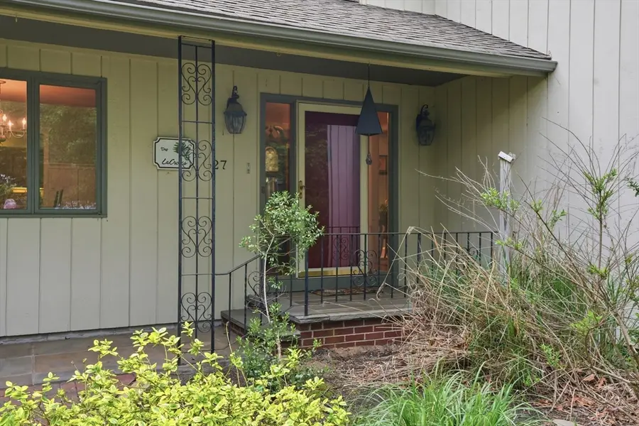 27 Bennett Rd, Rochester, MA 02770 - #3