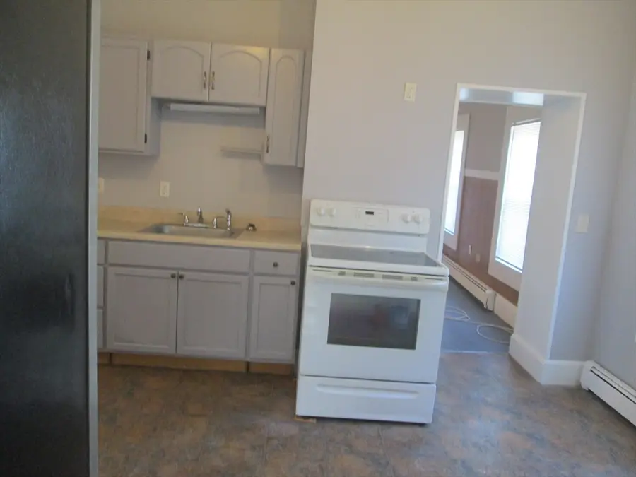 3 Lynn St, Fitchburg, MA 01420 - #2