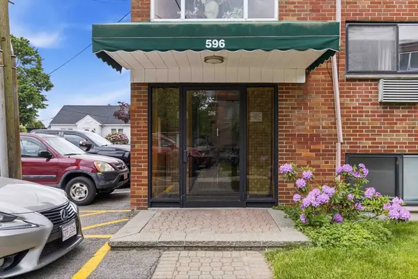 596 American Legion Hwy #3, Boston, MA 02131