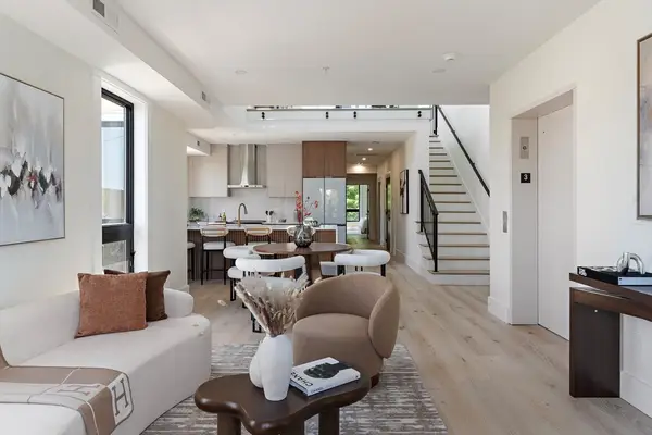 17 Holmes Street #PH, Quincy, MA 02171