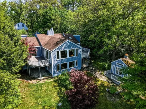 10 Cortland Dr, Amherst, MA 01002