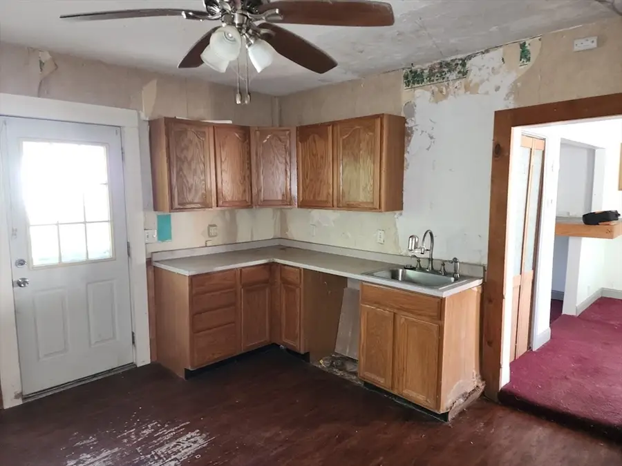 156 Grattan St, Chicopee, MA 01020 - #2
