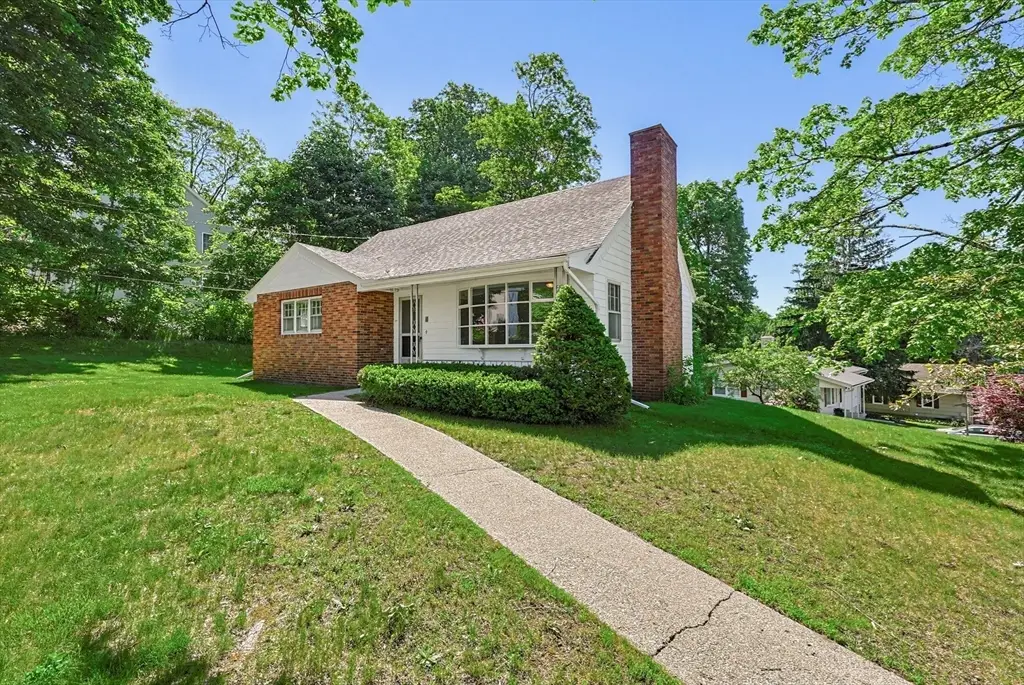 24 Cherry St, Spencer, MA 01562 - #1