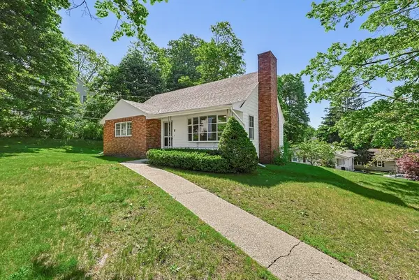 24 Cherry St, Spencer, MA 01562