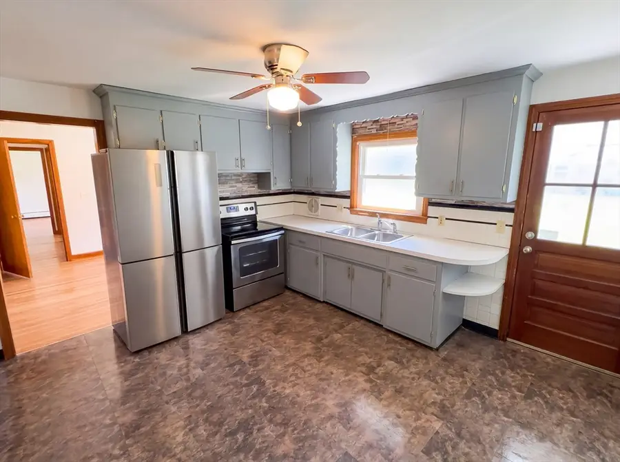 41 Hicks St, Chicopee, MA 01020 - #2