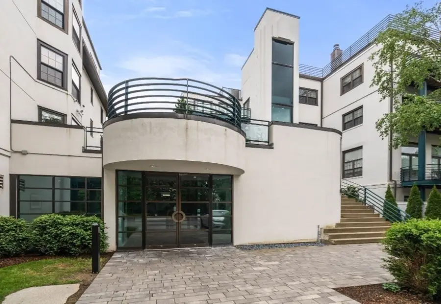 227 Summit Ave #E304, Brookline, MA 02446 - #2