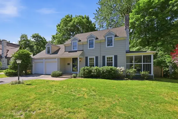 77 Pleasantview Avenue, Longmeadow, MA 01106