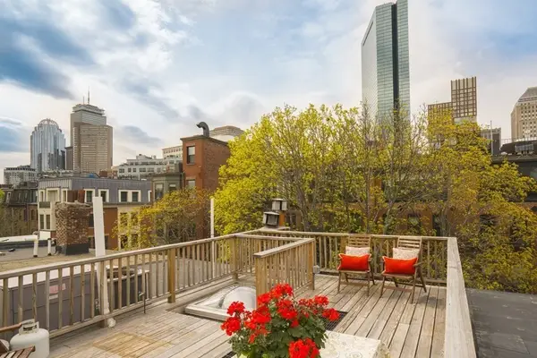 24 Lawrence St #2, Boston, MA 02116