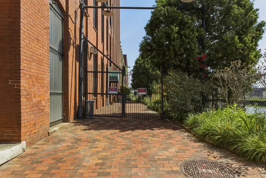 101 Cabot St #402, Holyoke, MA 01040 - #3