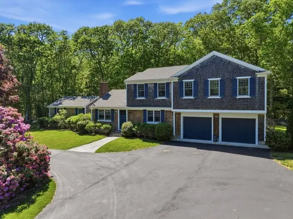 202 Quaker Rd, Falmouth, MA 02540