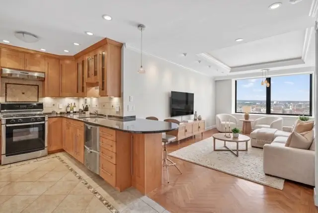 85 East India #23A, Boston, MA 02110 - #3