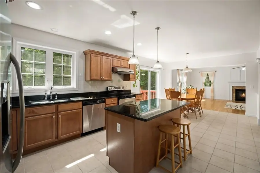 1 Village Rd, Lakeville, MA 02347 - #2