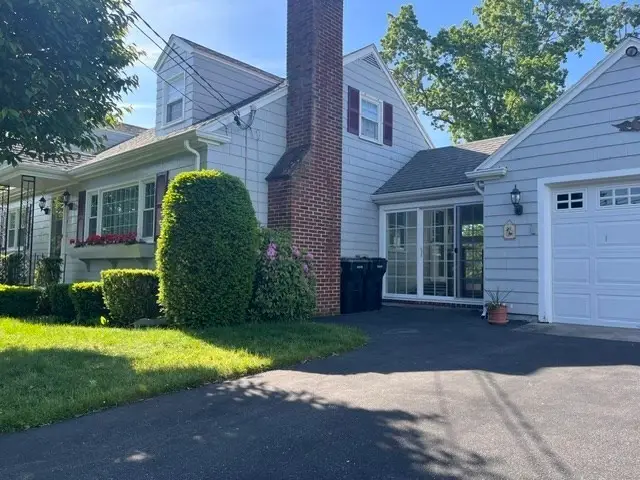 6 Hilltop Road, Dartmouth, MA 02747 - #1