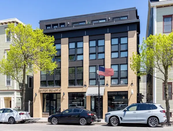 246 West Broadway, Boston, MA 02127