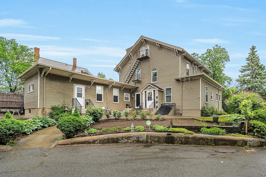 50 Vernon St, Pawtucket, RI 02860 - #2