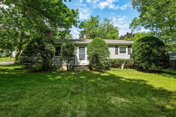 64 Tioga St, Springfield, MA 01128