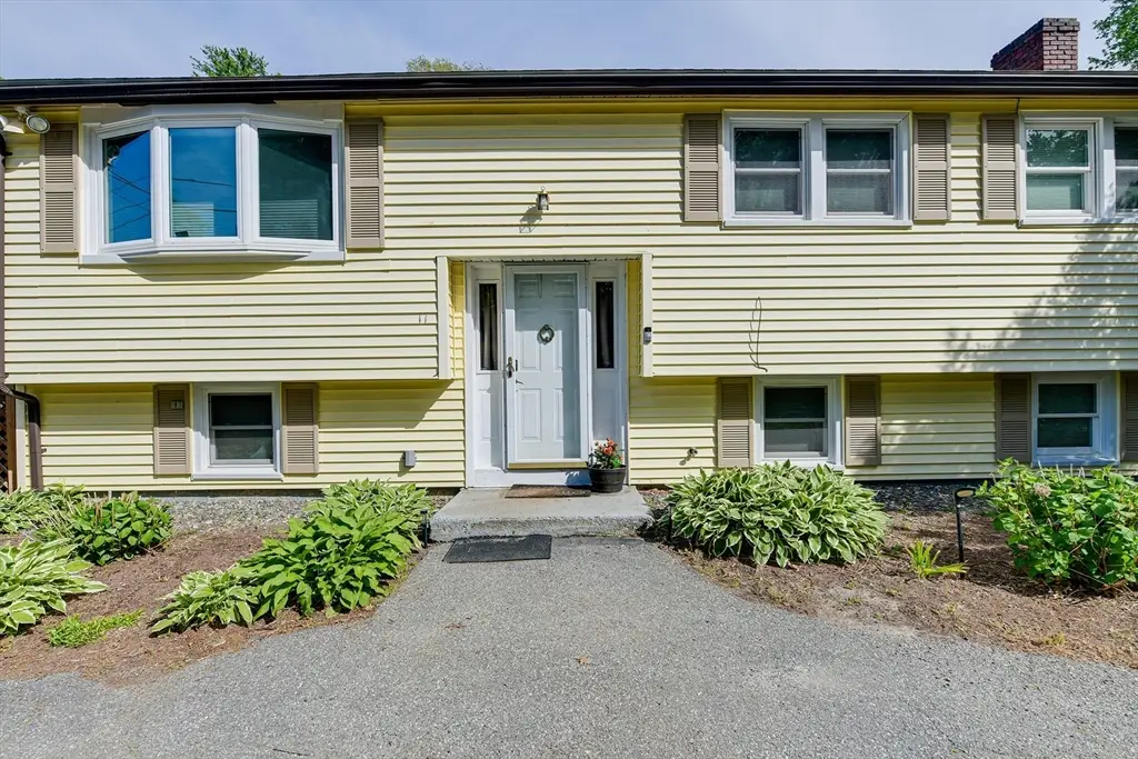 11 Topliff St, Billerica, MA 01821 - #1