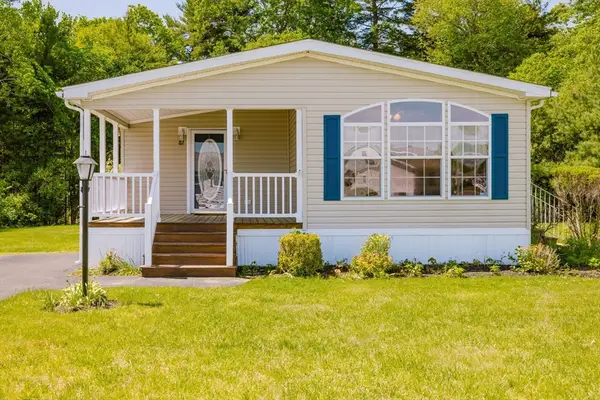 82 George's Loop, Raynham, MA 02767