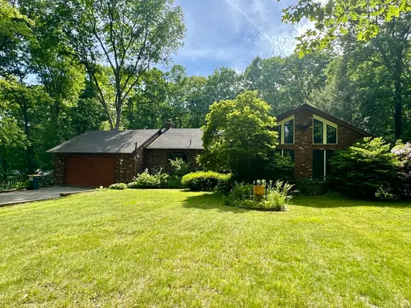 64 Number 10 Schoolhouse Rd, Charlton, MA 01507