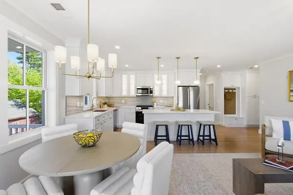 67 Queen St #4C, East Greenwich, RI 02818