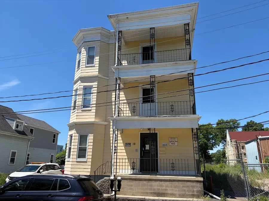 19 Clinton Ave, Brockton, MA 02301 - #3