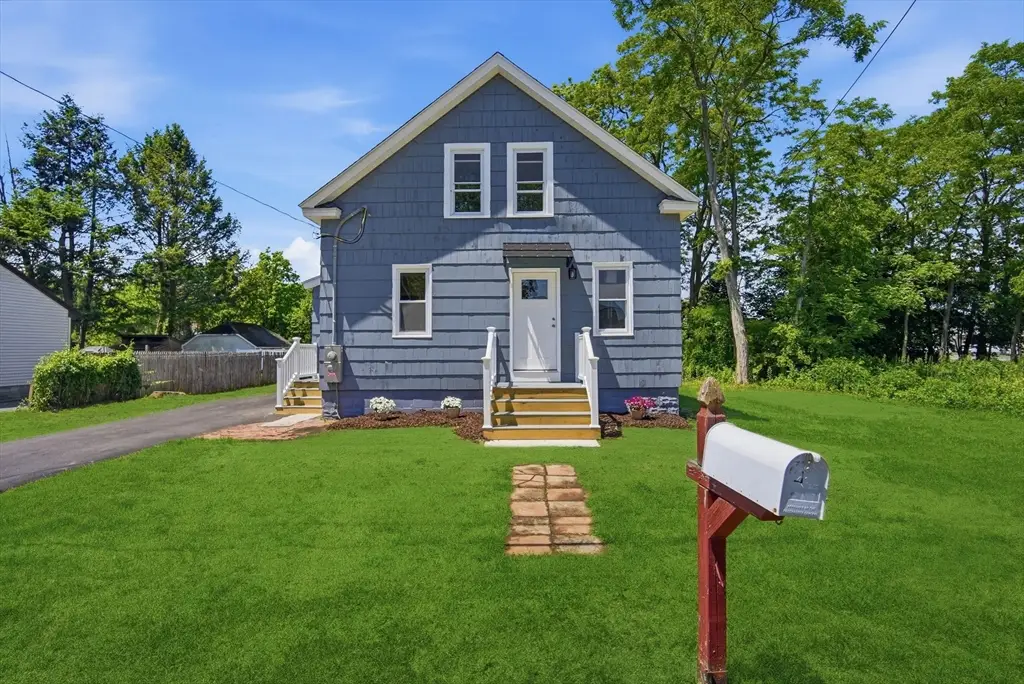 4 Wilson St, Wilbraham, MA 01095 - #1
