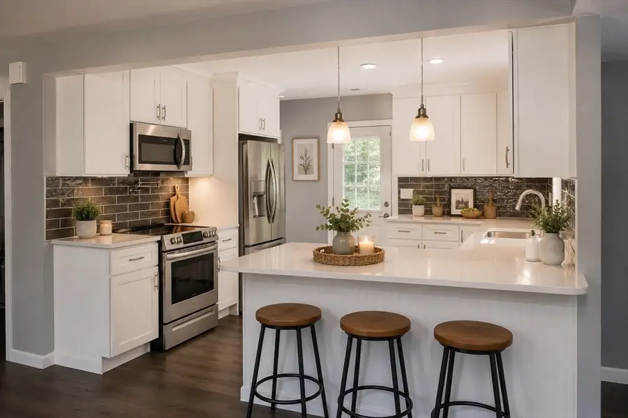 9 Douglas Circle, Smithfield, RI 02828 - #3