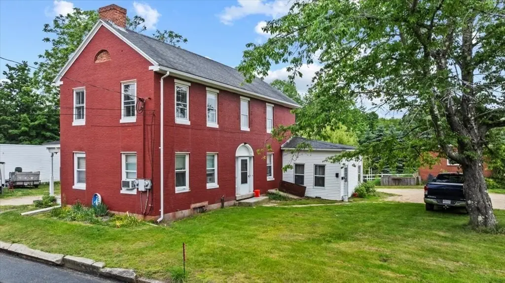 331 N Main St, North Brookfield, MA 01535 - #1