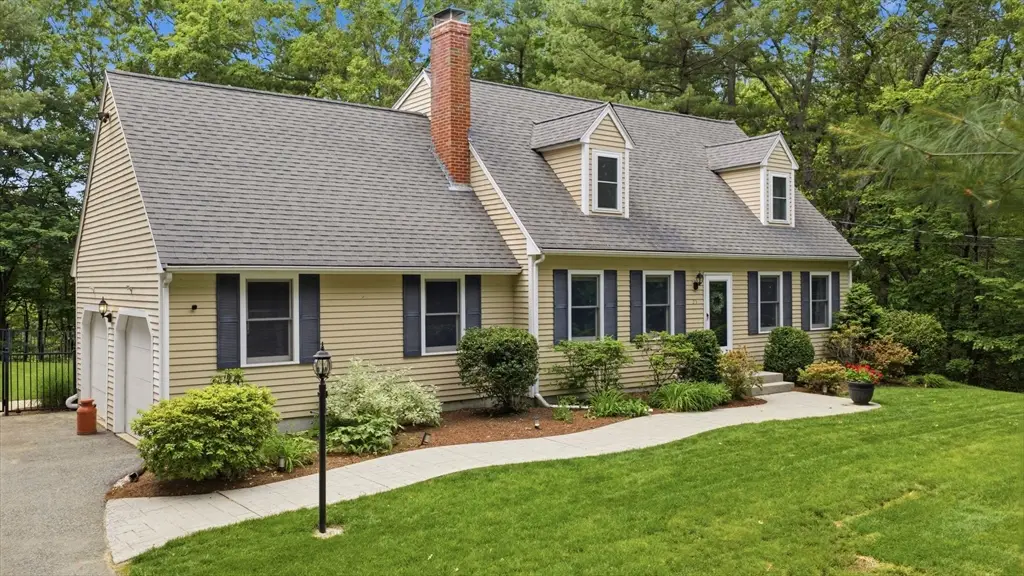 25 North St, Hopkinton, MA 01748 - #1