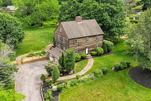 19 Old Bridge Rd, Hanover, MA 02339