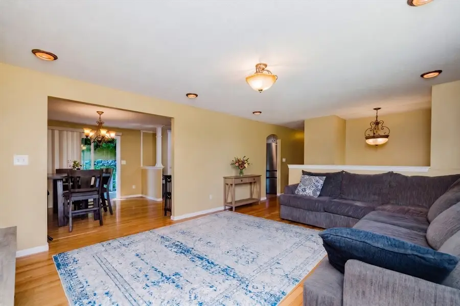 12 Sunset Dr, Milford, MA 01757 - #3