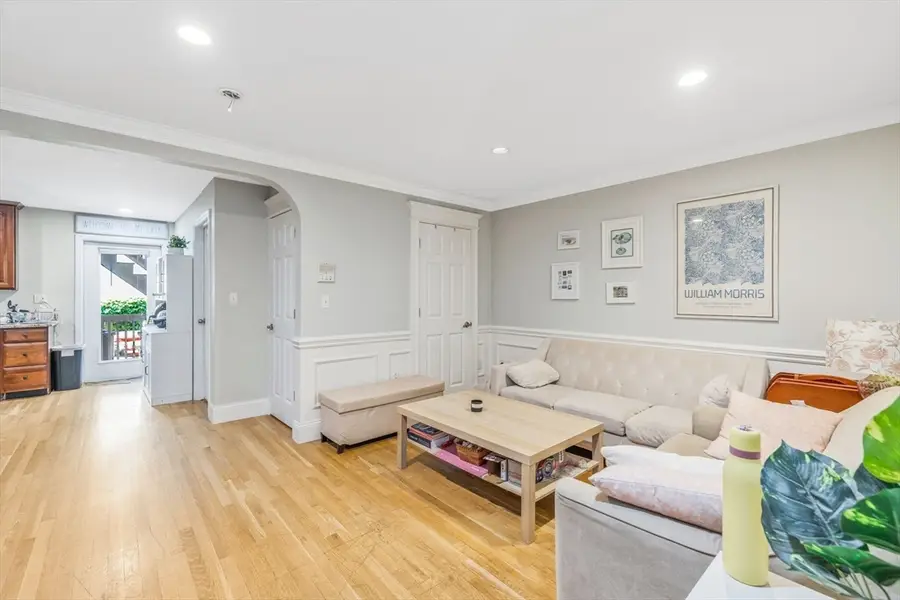129 M St #1, Boston, MA 02127 - #3