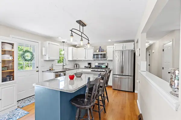 3 Thomas Drive, Franklin, MA 02038